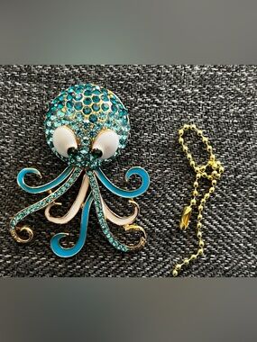 Adorable Bejeweled lucky colorful octopus keychain/zipper pool/decoration